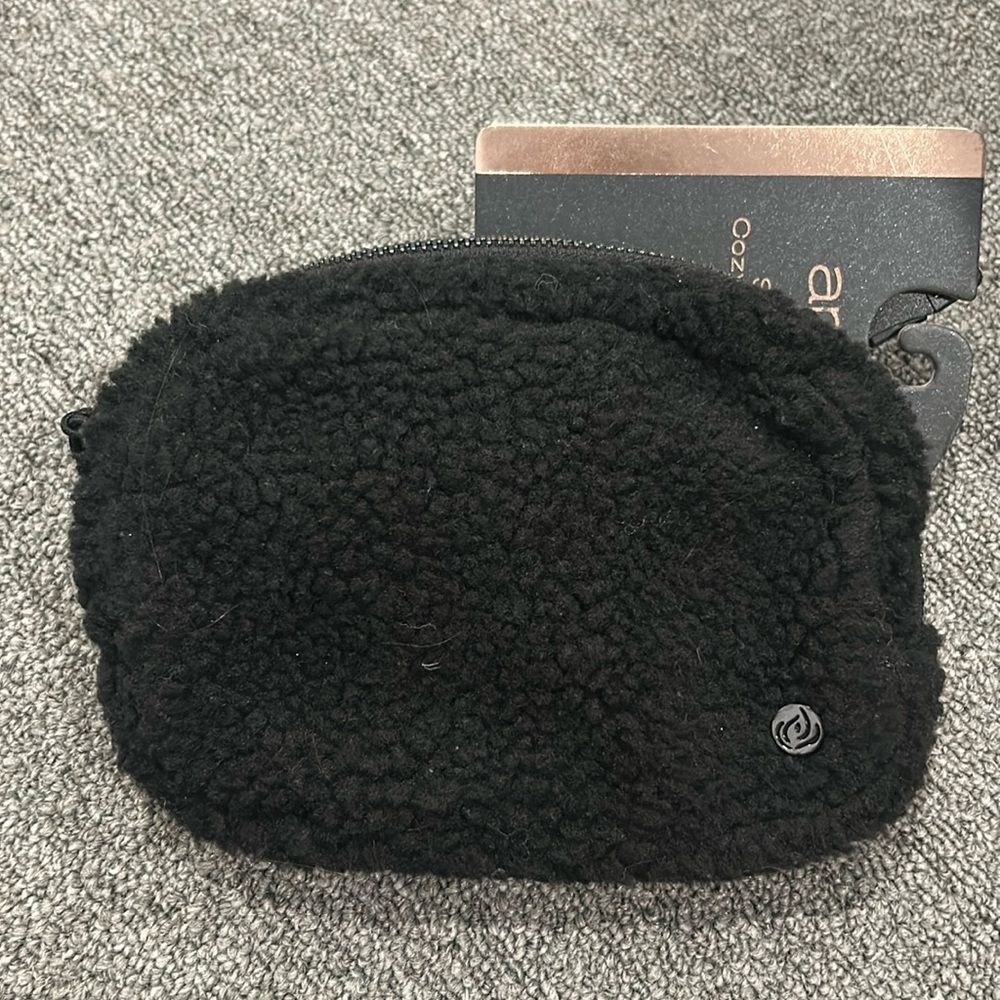 Black Sherpa Fanny pack